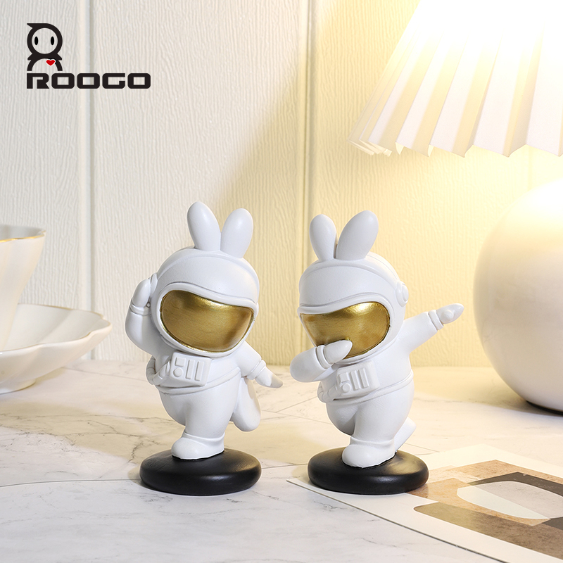 ROOGO Astronaut Rabbit Statues Cute Resin Home Decor Miniature Rabbit Ornaments Decorations For Desktop Car Cake